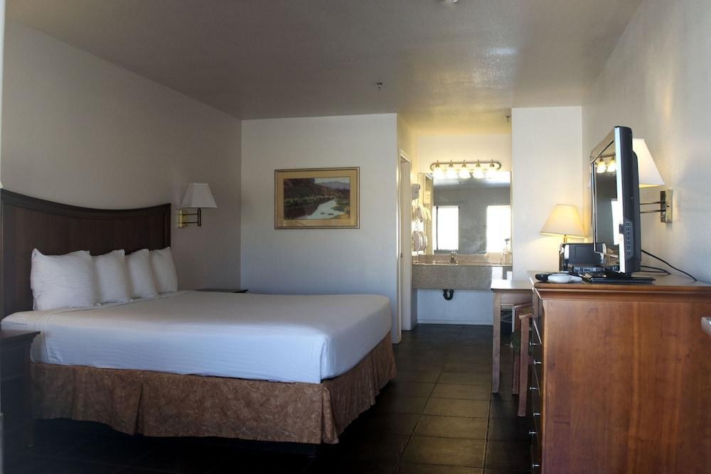 Rio Del Sol Inn Нийдълс Екстериор снимка