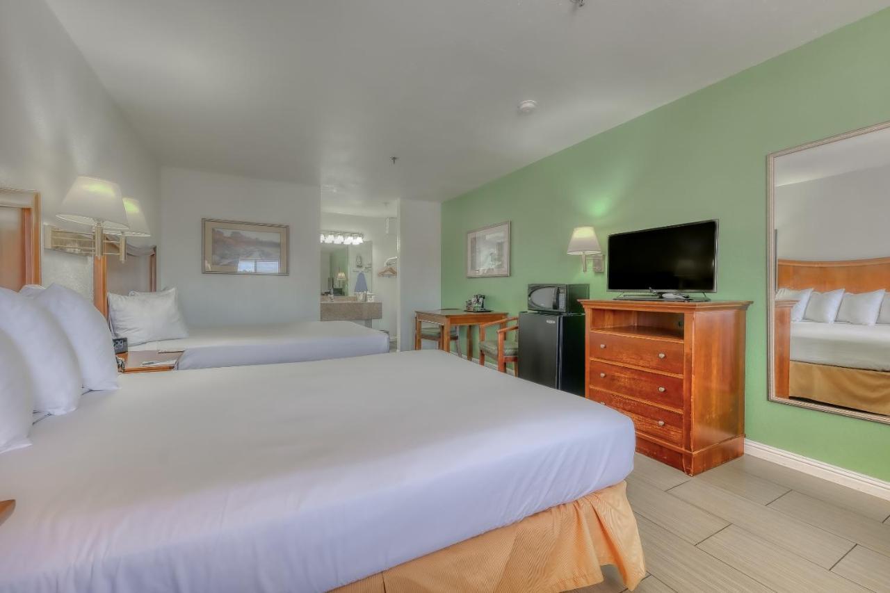 Rio Del Sol Inn Нийдълс Екстериор снимка