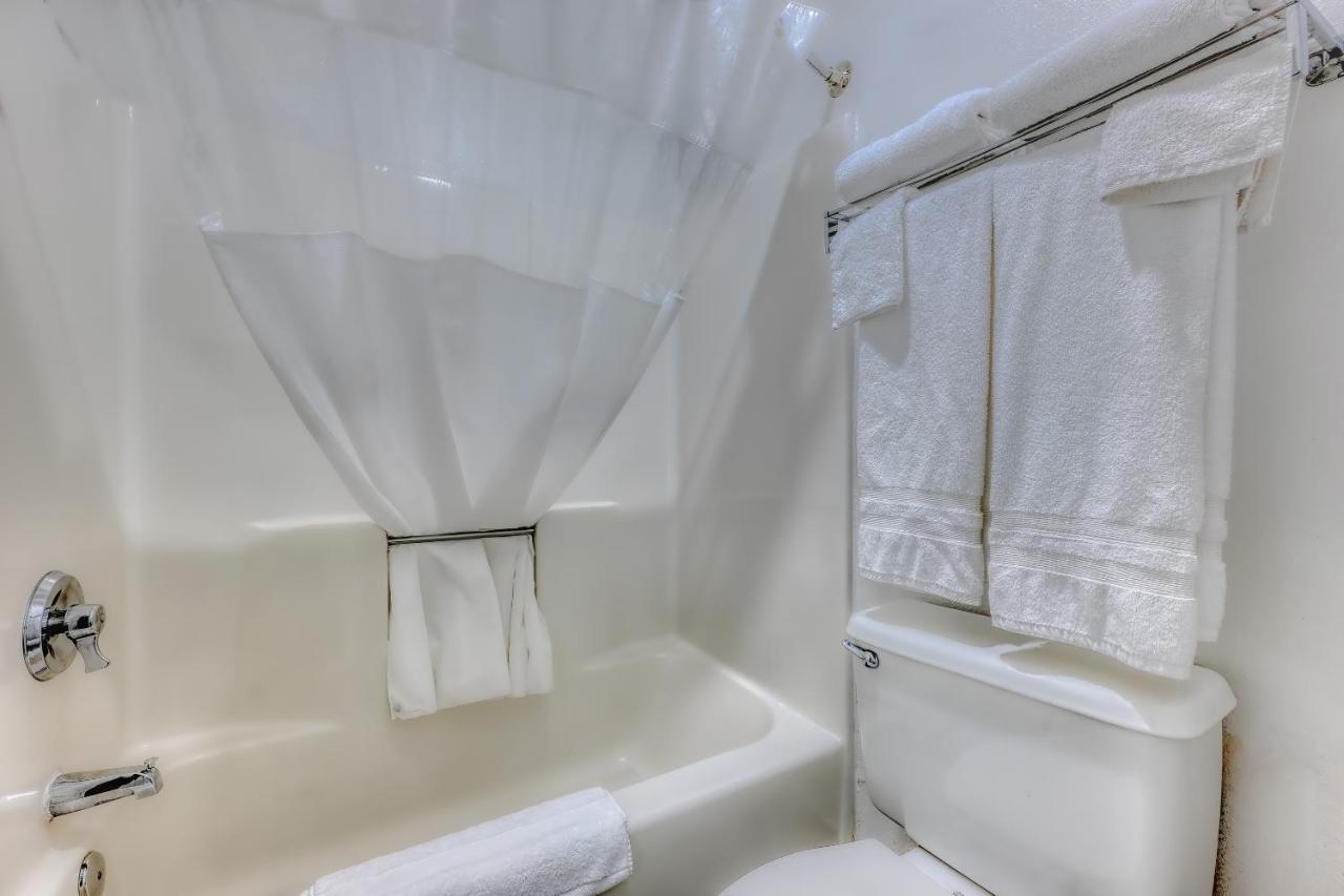 Rio Del Sol Inn Нийдълс Екстериор снимка