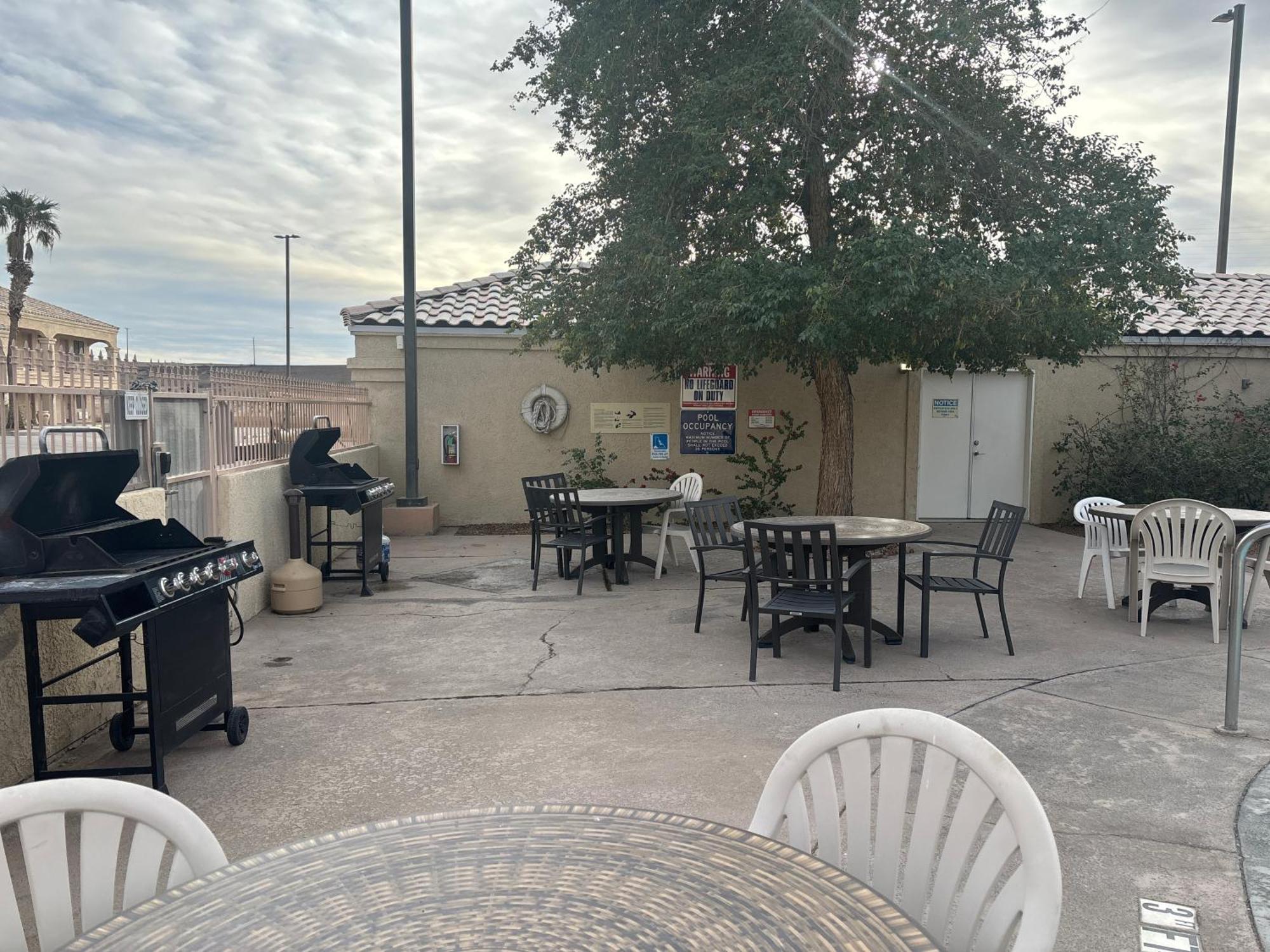 Rio Del Sol Inn Нийдълс Екстериор снимка
