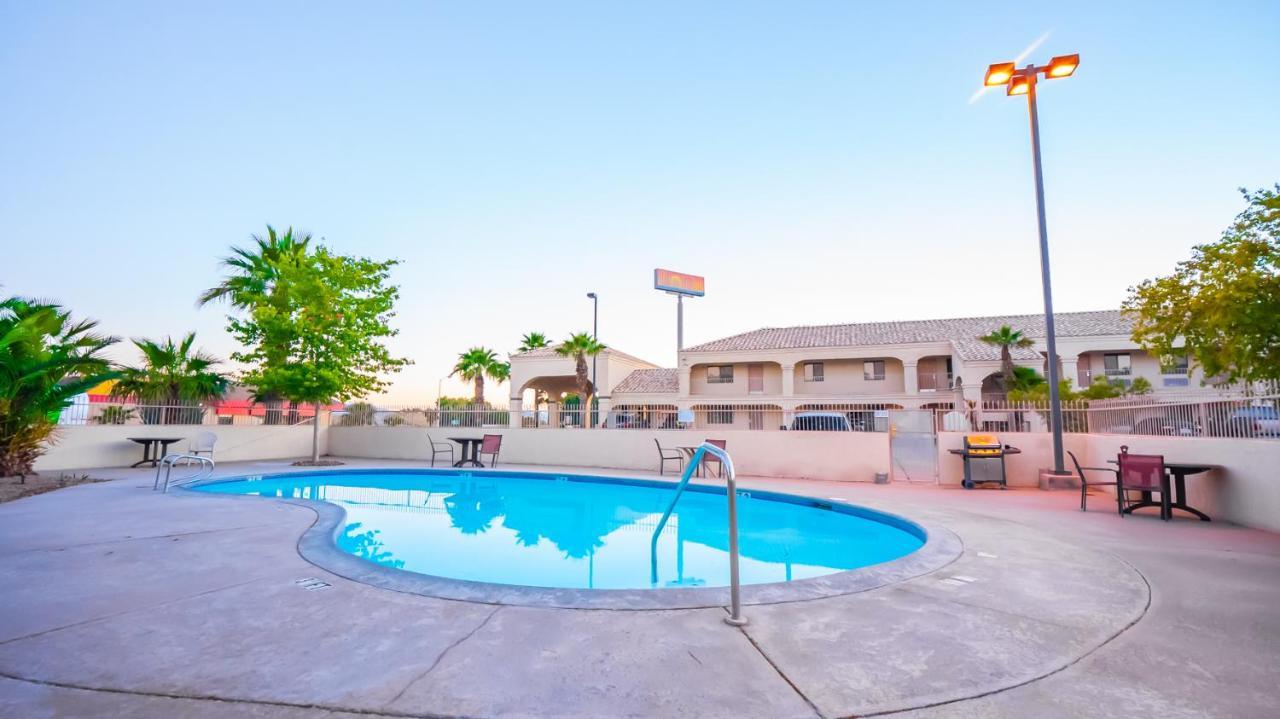 Rio Del Sol Inn Нийдълс Екстериор снимка